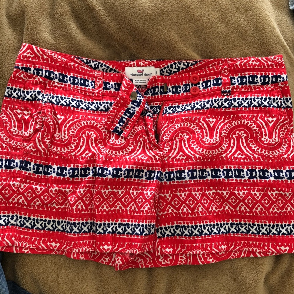 red,white and blue Vineyard Vines shorts